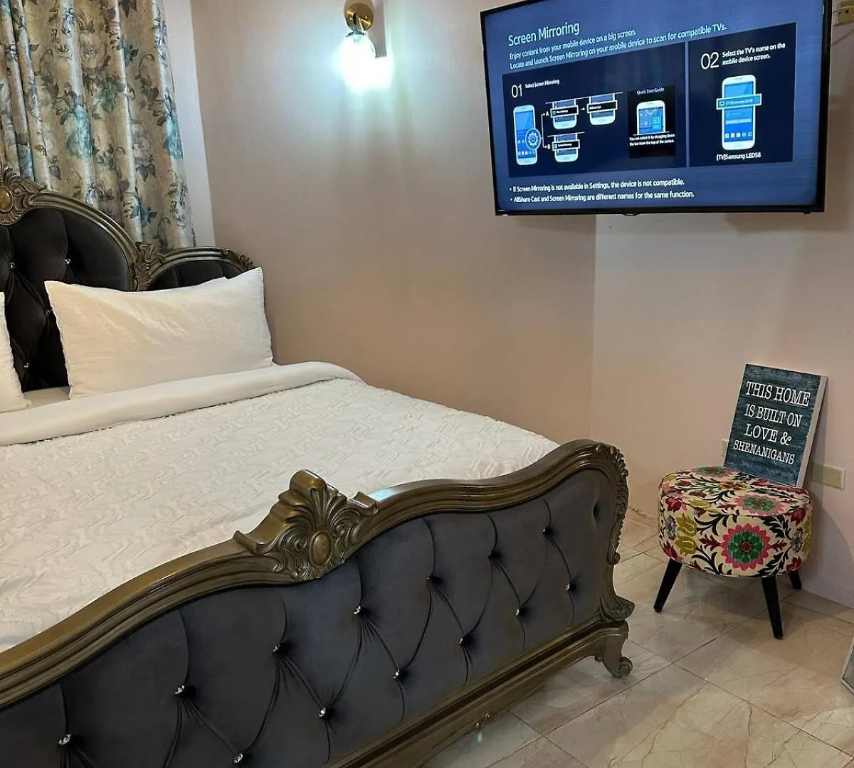 5 Bedroom Royal Stay Kingston